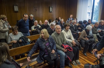 Juicio por las aportacines de Fagor y Edesa, en noviembre de 2017. Estuvieron presentes miembros de las asociaciones Ordaindu y Eskuratu. (Luis JAUREGIALTZO/FOKU)