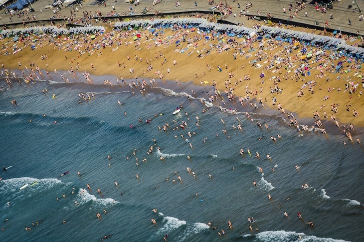 La playa de Zarautz, a vista de pájaro (Gorka RUBIO/FOKU)