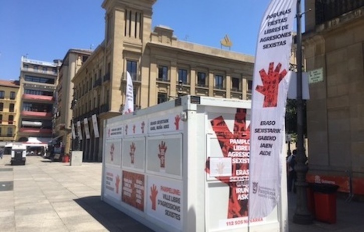 El Punto de Información sobre agresiones sexistas ha regresado a la plaza del Castillo.