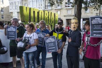 Movilización en Gasteiz por una RGI que acabe con la pobreza. (Jaizki FONTANEDA | FOKU)