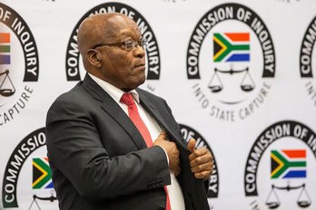 El expresidente sudafricano, Jacob Zuma, ante la comisión judicial de investigaicón.(Wikus DE WET/AFP)