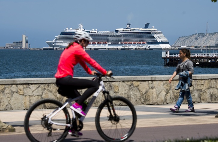 Crucero en el muelle de Getxo. (Luis JAUREGIALTZO | FOKU)