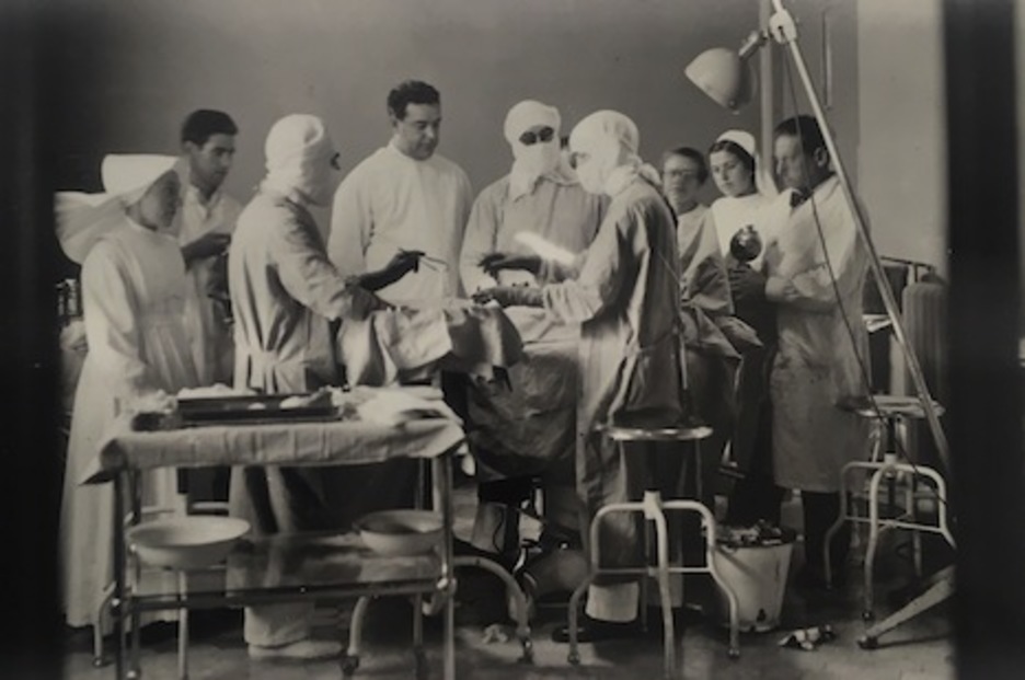 Intervención quirúrgica en el Hospital Provincial, 1938.