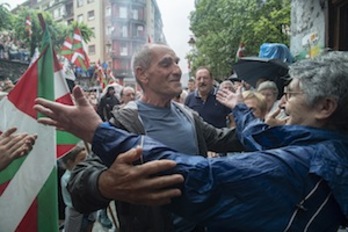 Recibimiento a Jose Jabier Zabaleta «Baldo», el pasado sábado en Hernani. (Jon URBE | FOKU)