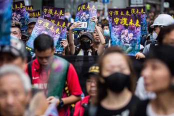 Manifestantes en las calles de Hong Kong. (Isaac LAWRENCE/AFP)