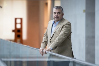 Santos Cerdán, el navarro responsable de Coordinación Territorial del PSOE, en el Parlamento. (Iñigo URIZ | FOKU)