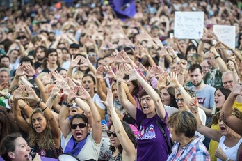 Masiva protesta del viernes ante el Arriaga. (Marisol RAMÍREZ | FOKU)