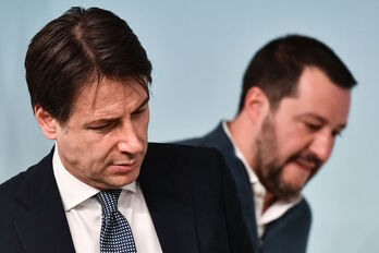 El primer ministro italiano, Giuseppe Conte, junto al ministro del Interior, Matteo Salvini.(Vincenzo PINTO/AFP)
