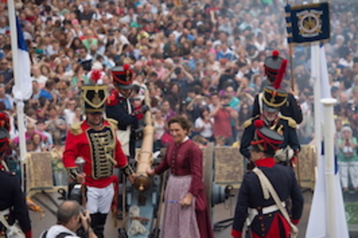 Onintza Mokoroa ha sido la encargada de lanzar el cañonazo. (Gorka RUBIO/FOKU)