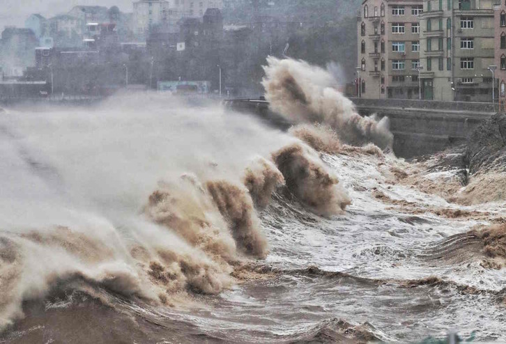 El tifón ha dañado más de 173.000 hectáreas de cultivo y 34.000 hogares en Zhejiang. (AFP)