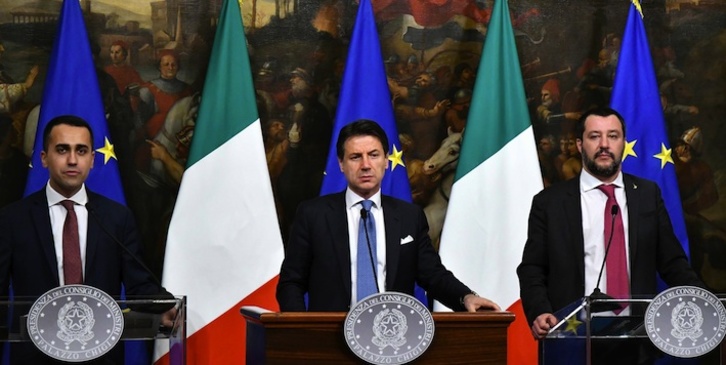 Luigi Di Maio, Giuseppe Conte y Matteo Salvini. (Alberto PIZZOLI/AFP)