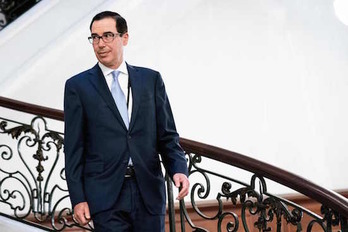 Steve Mnuchin en Biarritz durante la reunión del G7. (Erin SCHAFF/AFP)