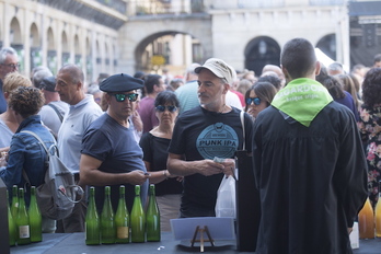 Buen ambiente y gran asistencia al Sagardo Eguna. (Gorka RUBIO / FOKU)