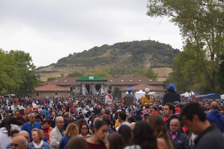 Miles de personas se han dado cita en Olarizu. (Endika PORTILLO/FOKU)