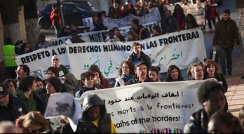 Manifestación en Ceuta contra la tragedia provocada por la actuación policial. (Robert BONET NEGRETE)