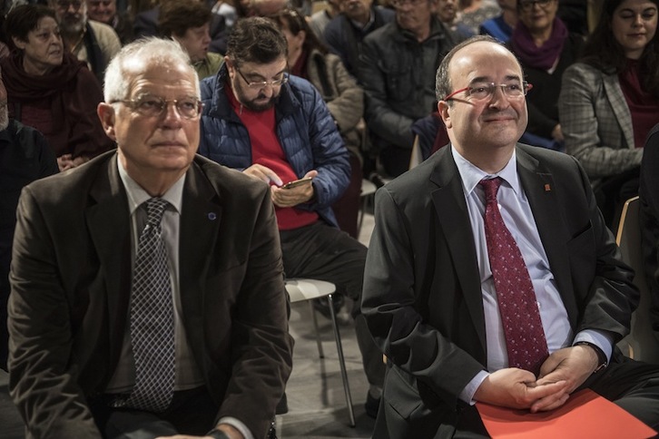 Iceta (derecha), con Borrell en la campaña de diciembre de 2017. (Jagoba MANTEROLA | FOKU)