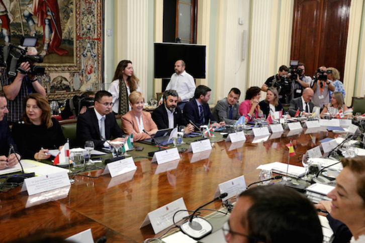 Tapia y Gómez han participado en la reunión convocada en Madrid. (IREKIA)