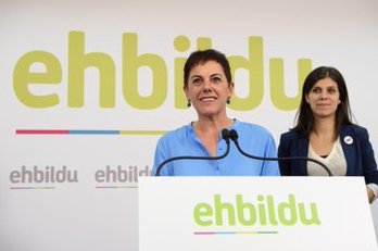 Mertxe Aizpurua y Marta Vilalta, en su comparecencia. (@ehbildu)