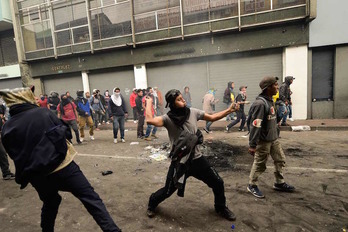 Las protestas han tomado las calles de Quito mientras Moreno ha huído a Guayaquil. (Rodrigo BUENDIA/AFP)