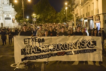 La manifestación a su paso por el Paseo Sarasate de Iruñea. (Idoia ZABALETA/FOKU)