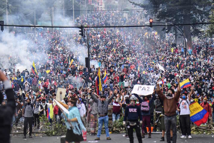 Manifestantes en las protestas de este viernes en Quito. (Martin BERNETI/AFP)