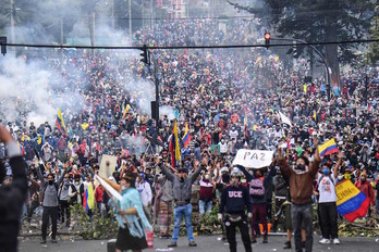 Manifestantes en las protestas de este viernes en Quito. (Martin BERNETI/AFP)