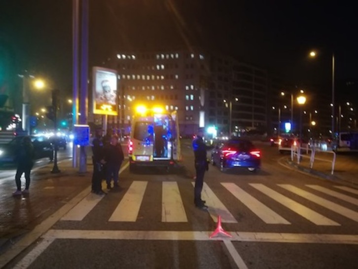 Imagen del atropello ocurrido en la avenida del Ejército de Iruñea. (POLICÍA MUNICIPAL DE IRUÑEA)