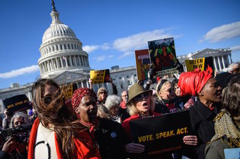 Protesta contra la política ambiental del Gobierno de EEUU, en Washington. (Mandel NGAN/AFP)