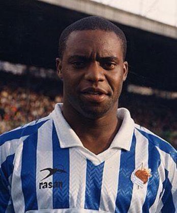 Dalian Atkinson, con la zamarra txuriurdin en 1990.