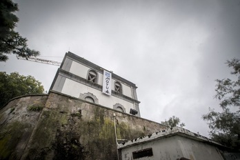 Las obras se iniciaron hace un mes en el faro de la isla. (Jagoba MANTEROLA | FOKU)