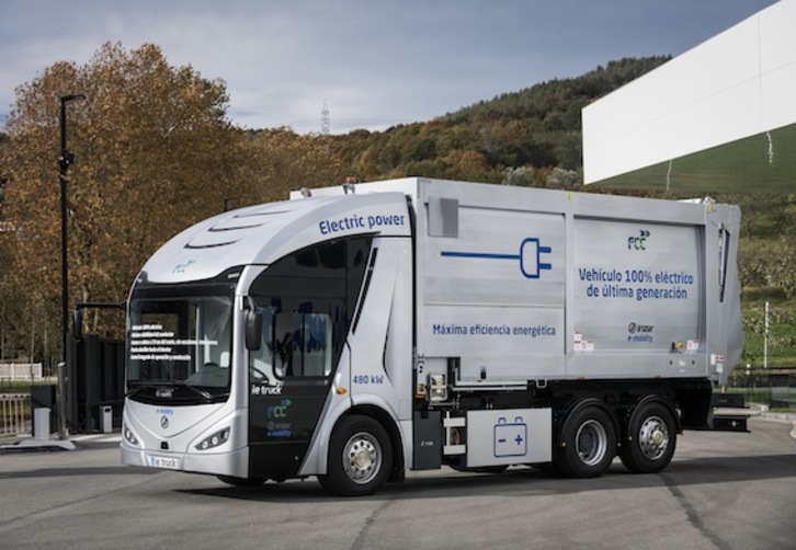 «Irizar ie truck» zero emisioko kamioi elektrikoa. (Irizar)