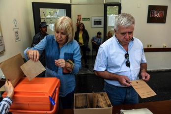 Un colegio electoral en la ciudad de Montevideo. (Eitan ABRAMOVICH | AFP)