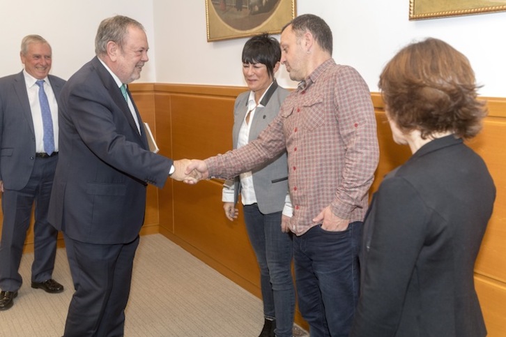 Reunión entre el Gobierno de Lakua y EH Bildu sobre los presupuestos, el 21 de noviembre. (Juanan RUIZ/FOKU)