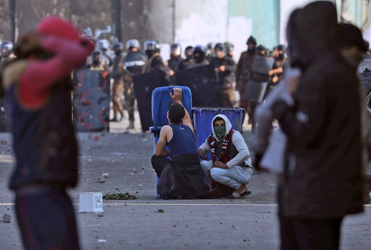 Protestas en la ciudad santa chií de Kerbala. (AFP)