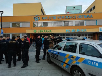 Exterior del Hospital Universitario de Ostrava, donde se ha producido el tiroteo. (AFP)