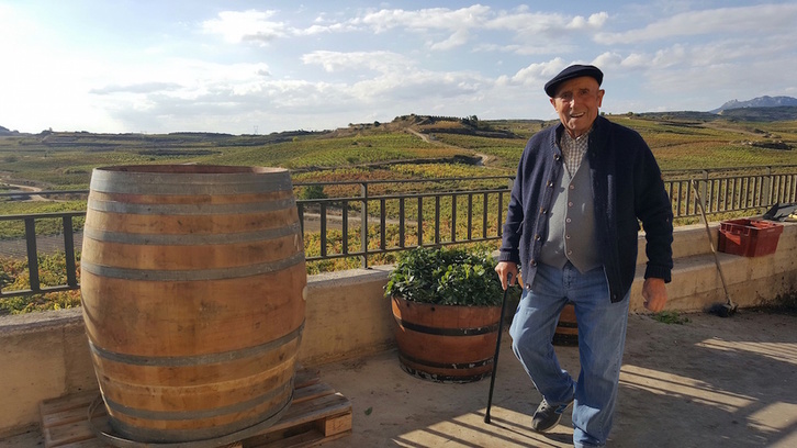 Luis Cañas, en su bodega de Eskuernaga. (BODEGAS LUIS CAÑAS)