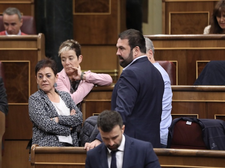 Diputadas y diputados de EH Bildu, en la sesión inaugural. (J. DANAE | FOKU)