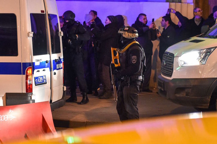 La Policía ha acordonado las inmedicaciones de la sede del Servicio Federal de Seguridad. (Dimitar DILKOFF / AFP)