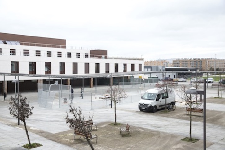 Imagen de la nueva pista multideportiva al aire libre de Buztintxuri. (AYUNTAMIENTO DE IRUÑEA)