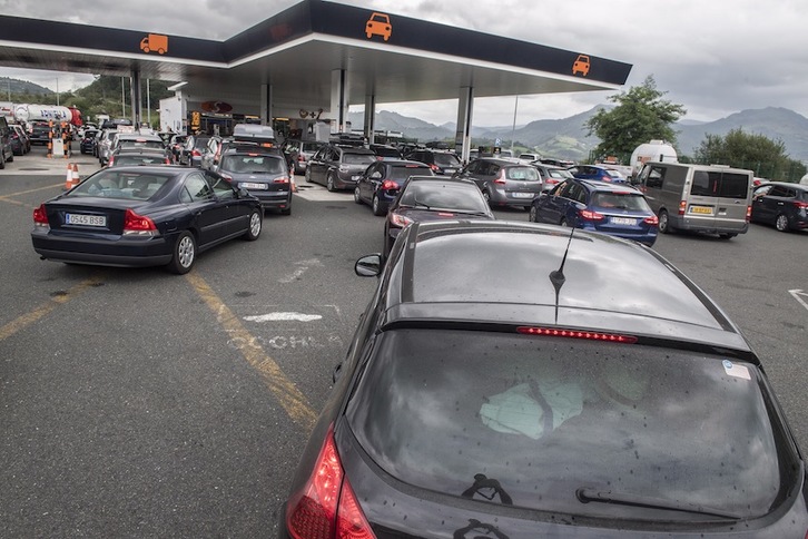 Los precios de los carburantes y lubricantes suben este mes más que en enero de 2021. (Gorka RUBIO/FOKU)