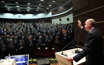 El presidente turco se dirige a sus diputados para presentarles su plan. (Murat KULA-AFP) 