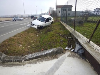 Imagen de uno de los accidentes registrados en Iruñea en los últimos días. (POLICÍA MUNICIPAL DE IRUÑEA)