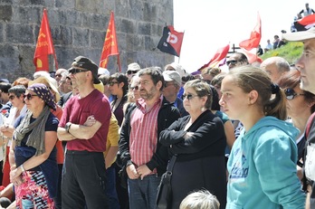 Javier Couso, hermano de José Couso, en el centro en un acto en Ezkaba en 2014.