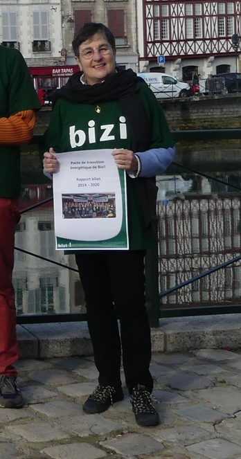 Dominika Durruti, Bizi mugimenduko Trantsizioa-Hitza Hitz lan taldeko kidea.