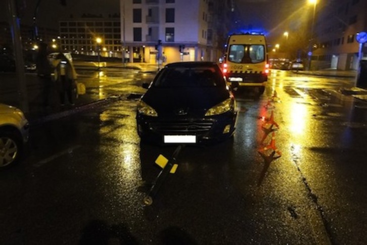 Uno de los accidentes de tráfico registrados en Iruñea en las últimas horas. (POLICÍA MUNICIPAL DE IRUÑEA)