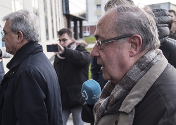 Ángel Vizcay, entrando ayer en la Audiencia de Iruñea. (Jagoba MANTEROLA/FOKU)