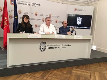 Presentación de la propuesta ordenanza de EH Bildu para impulsar el comercio local de Iruñea.