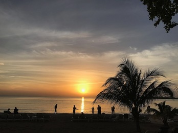 El terremoto sacudió las costas de Jamaica y Cuba, (Daniel SLIM / AFP)