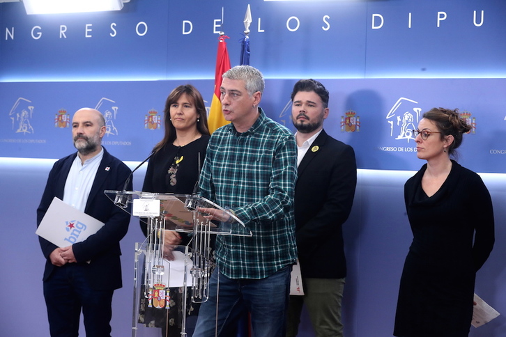 Óscar Rego, Laura Borràs, Gabriel Rufán, Oskar Matute y Mireia Vehí, en el Congreso. (J. DANAE/FOKU)