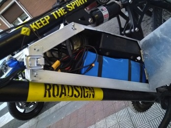 Imagen del kit que transformaba la bicicleta en un ciclomotor. (POLICÍA MUNICIPAL DE IRUÑEA)